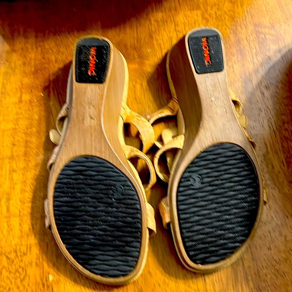 Vionic Women’s Cork design slide sandals size 9 - Picture 3 of 3